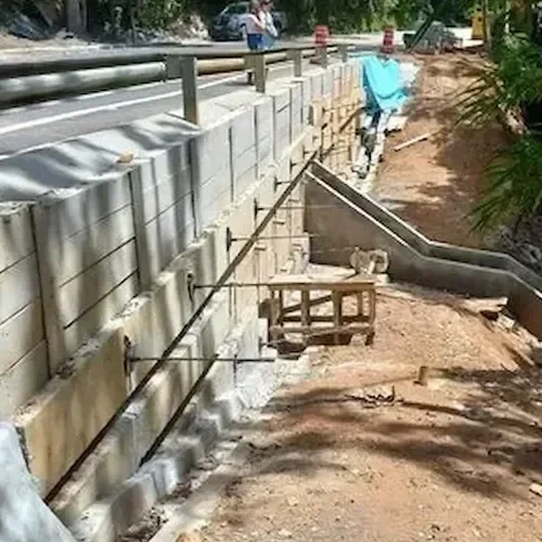 Diseño de Muros de Contención en Bilbao: Soluciones Geotécnicas para Terrenos Complejos